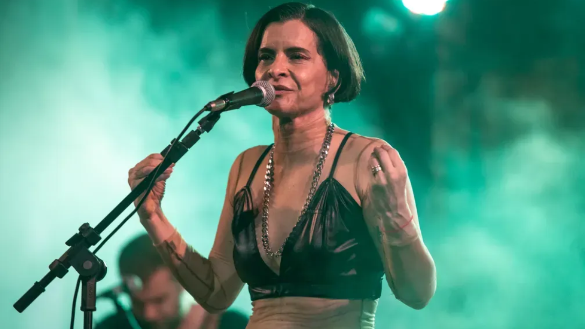 Marina Lima e a solidão na performance rítmica do amor com a faixa ‘Não sei Dançar’