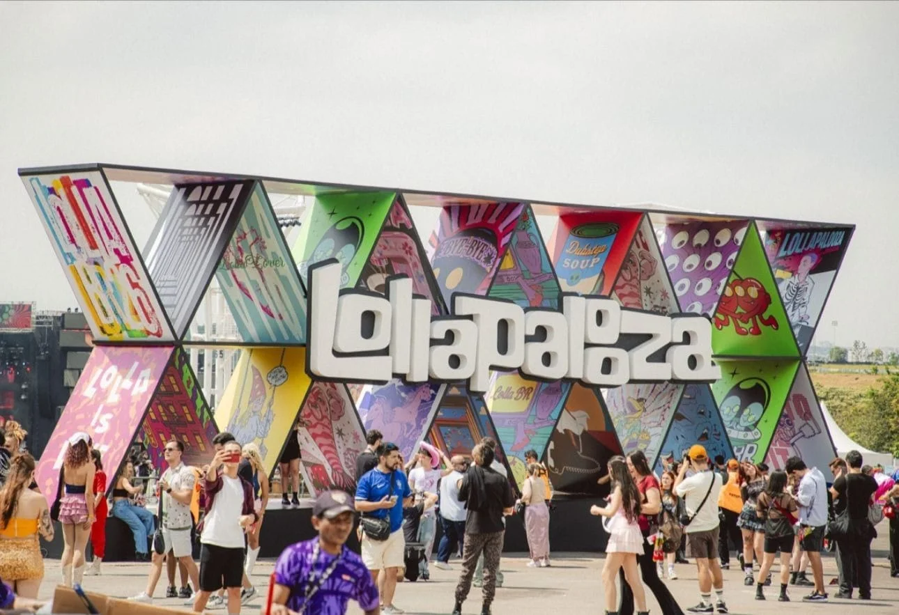 Lollapalooza Brasil 2027 anuncia line-up com Travis Scott, Charli XCX e The Killers